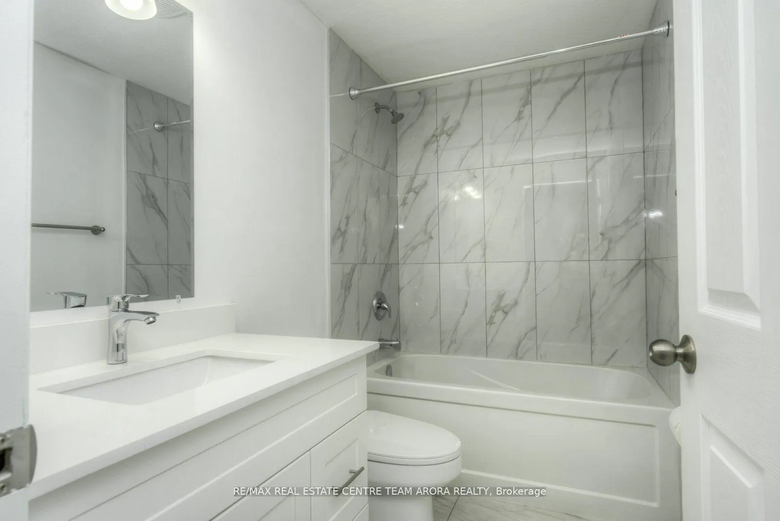 Photo 17 of 578 Parkview Crescent, Cambridge — HOMEH