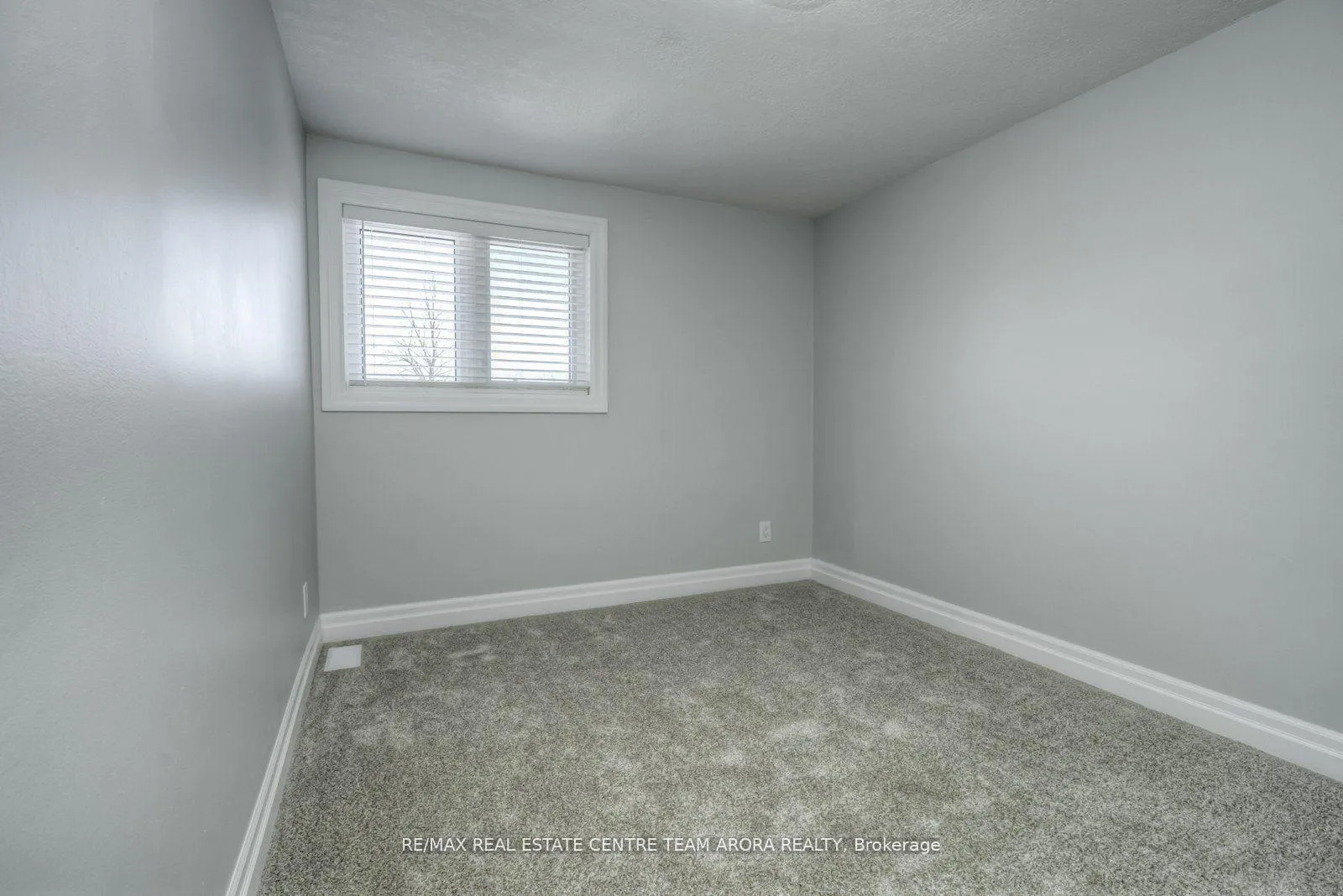 Photo 18 of 578 Parkview Crescent, Cambridge — HOMEH