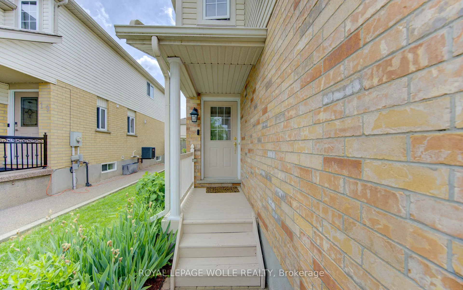 Photo 3 of 15 Cotton Grass Street, Kitchener, Larentian West — HOMEH