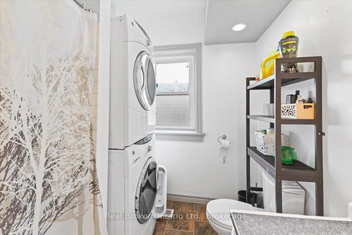 Photo 10 of 115 Durham Street W, Brockton — HOMEH