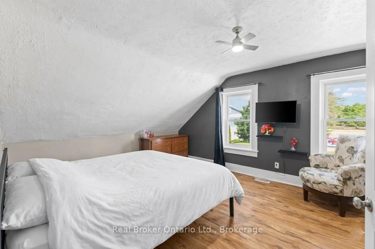 Photo 14 of 115 Durham Street W, Brockton — HOMEH