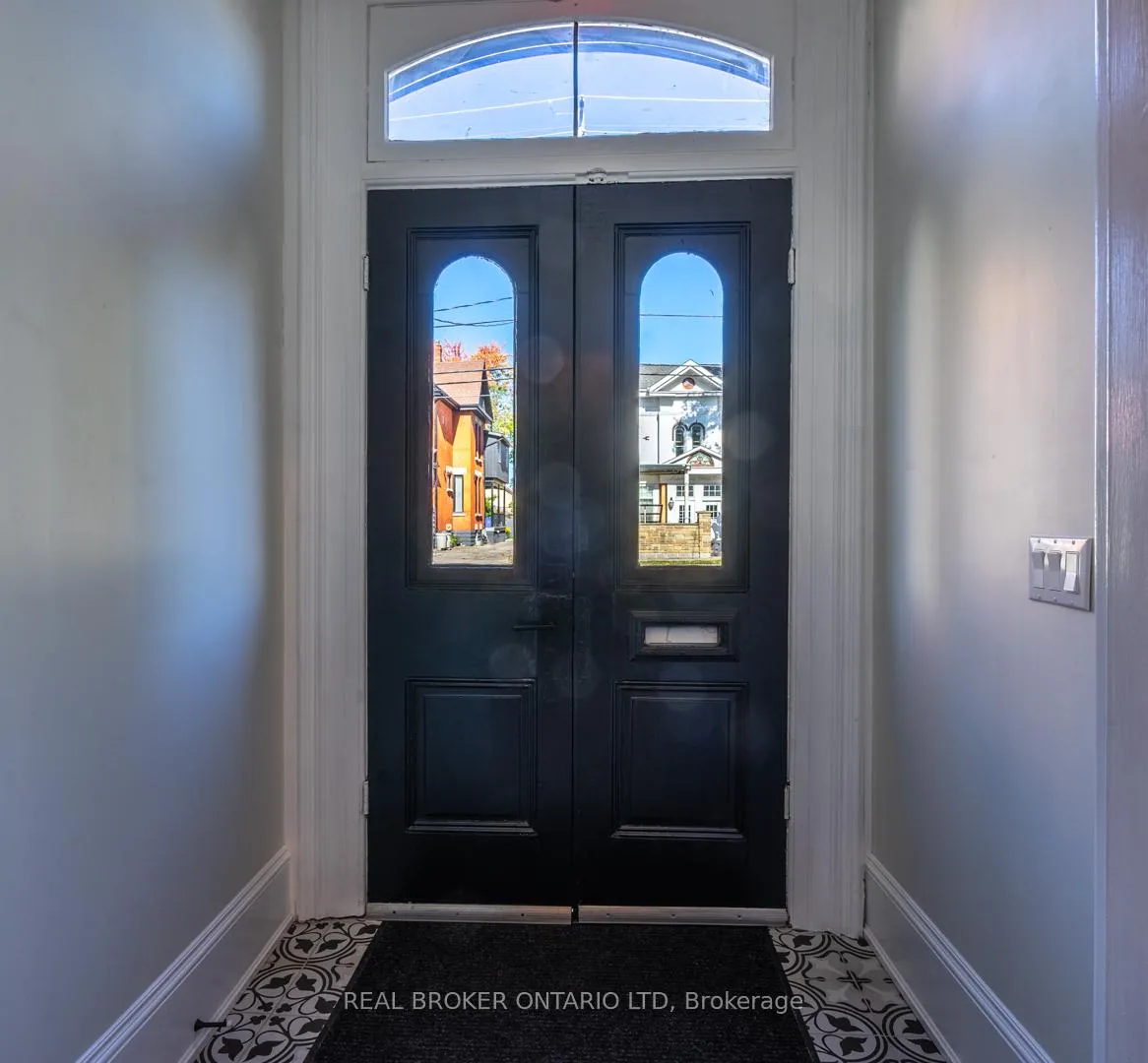 Photo 4 of 463 King Street, London, East K — HOMEH