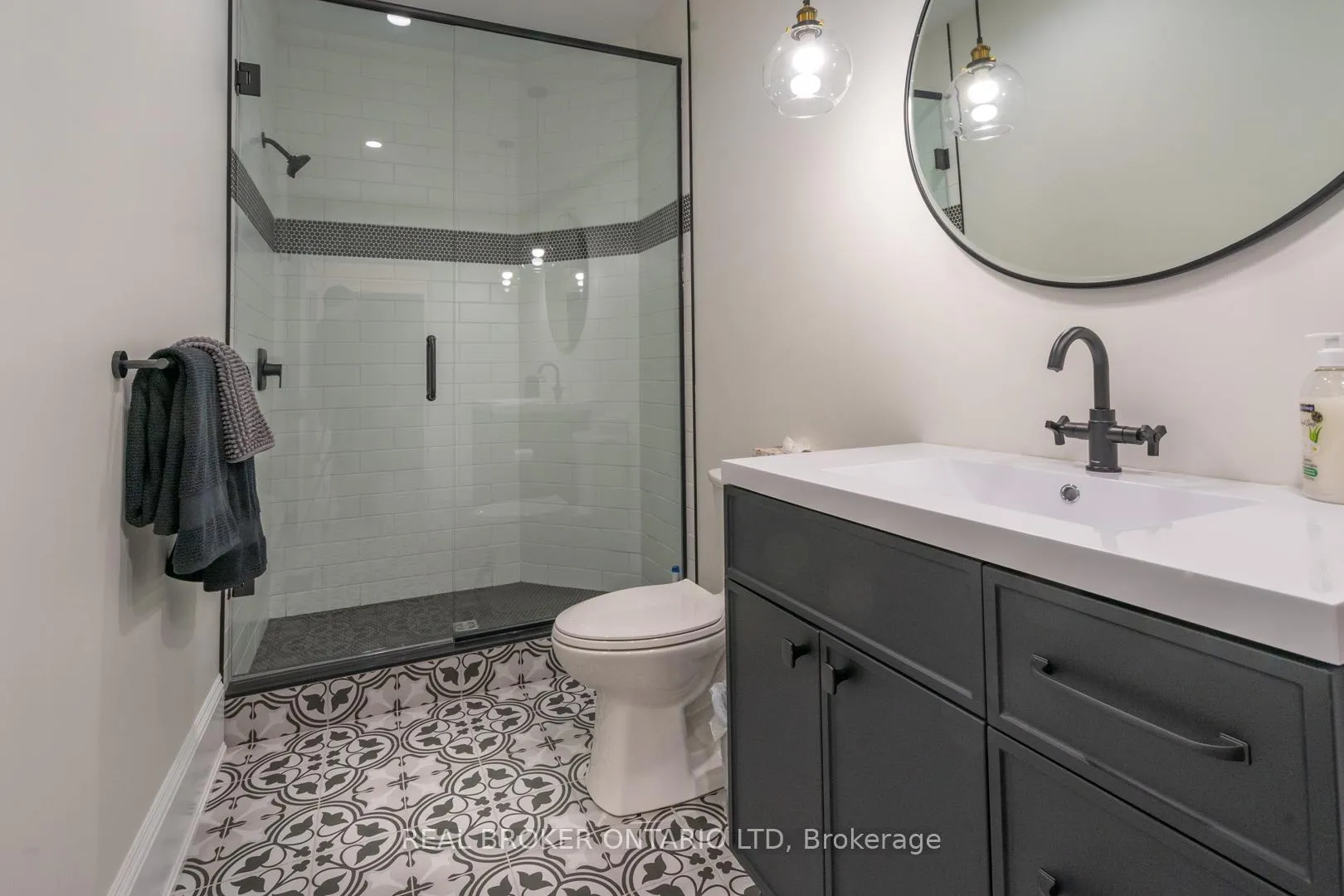 Photo 15 of 463 King Street, London, East K — HOMEH