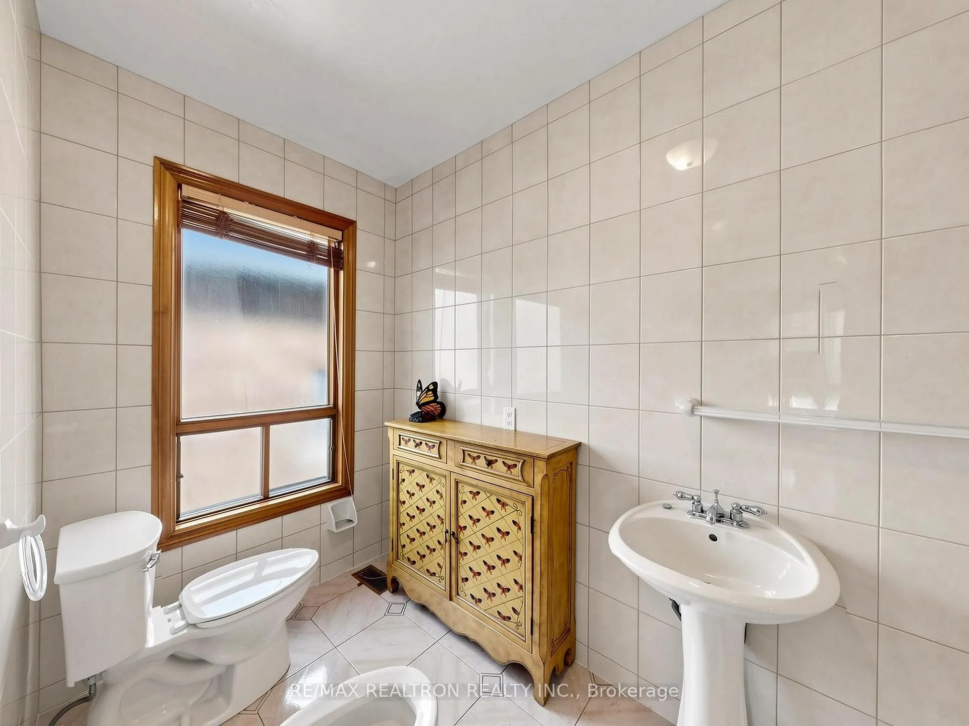 Photo 2 of 179 Douglas Road, Richmond Hill, Oak Ridges Lake Wilcox — HOMEH