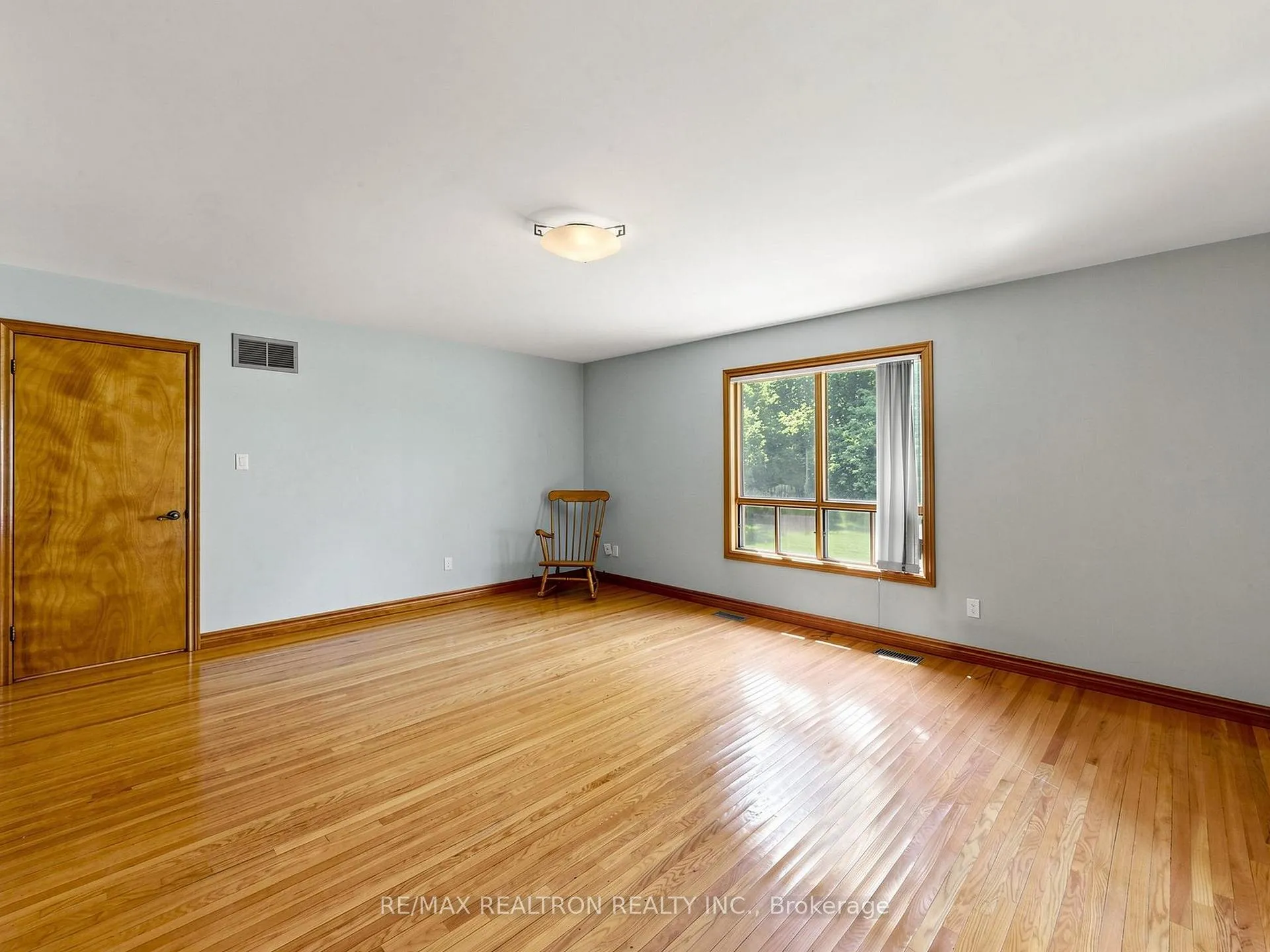Photo 4 of 179 Douglas Road, Richmond Hill, Oak Ridges Lake Wilcox — HOMEH