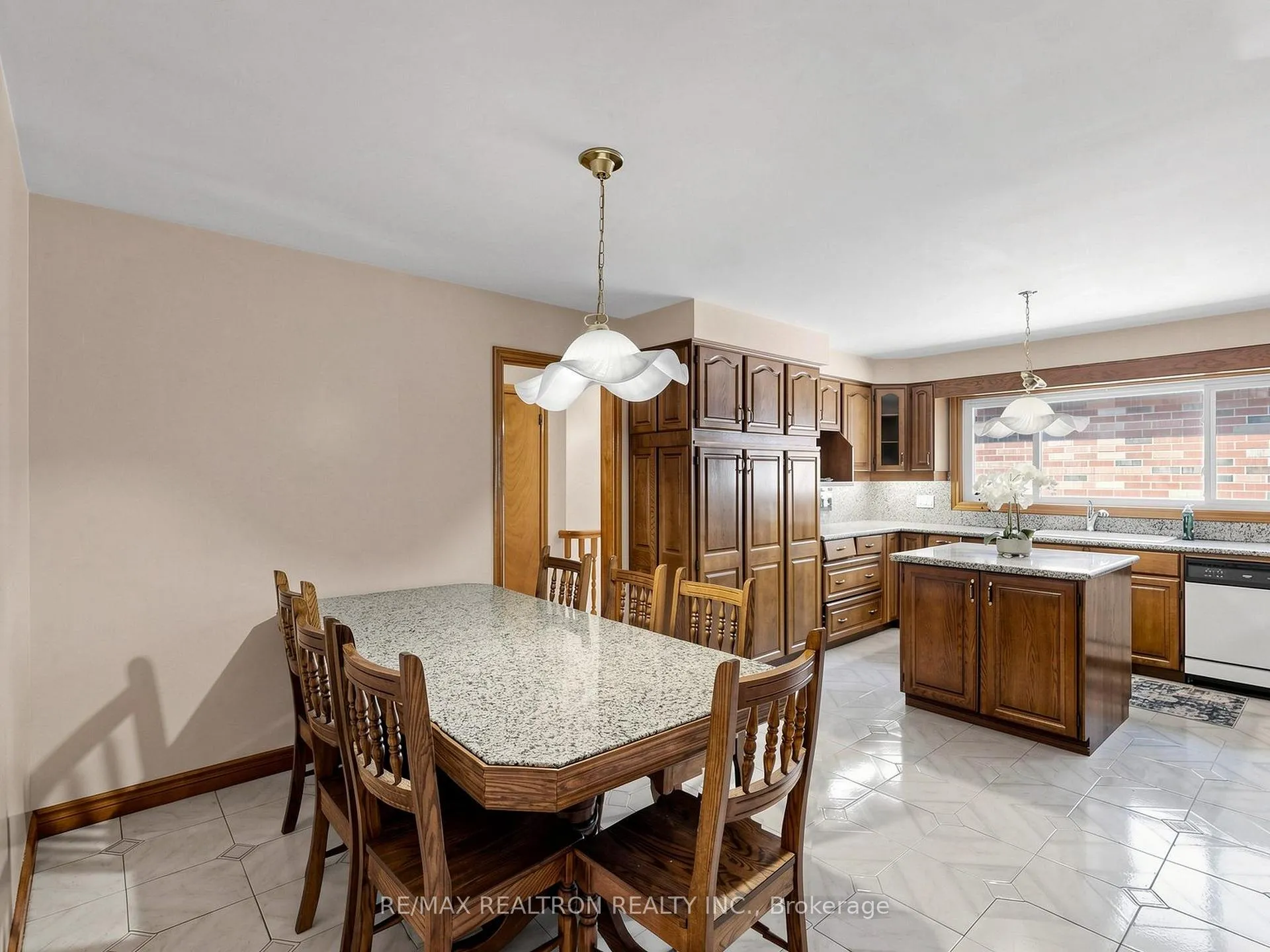 Photo 9 of 179 Douglas Road, Richmond Hill, Oak Ridges Lake Wilcox — HOMEH
