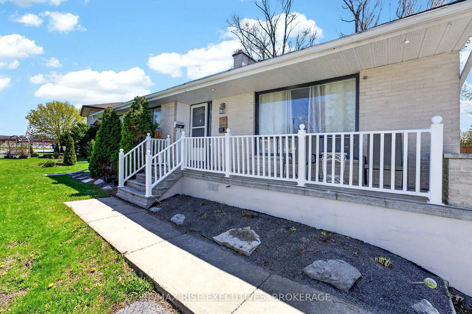Photo 3 of 1071 Hudson Drive, Kingston, South of Taylor-Kidd Blvd — HOMEH