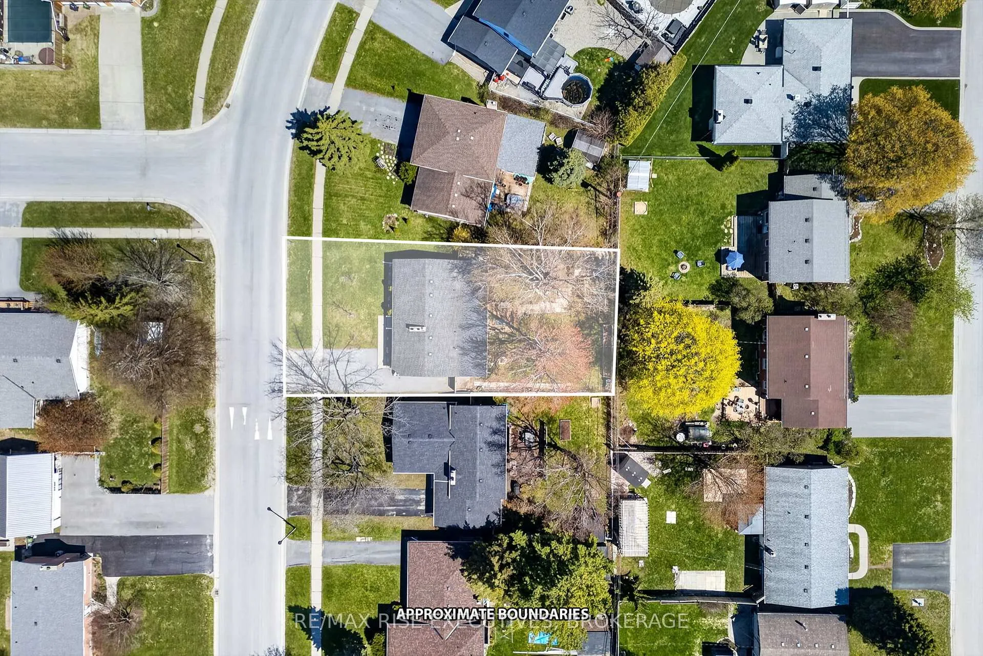 Photo 33 of 1071 Hudson Drive, Kingston, South of Taylor-Kidd Blvd — HOMEH