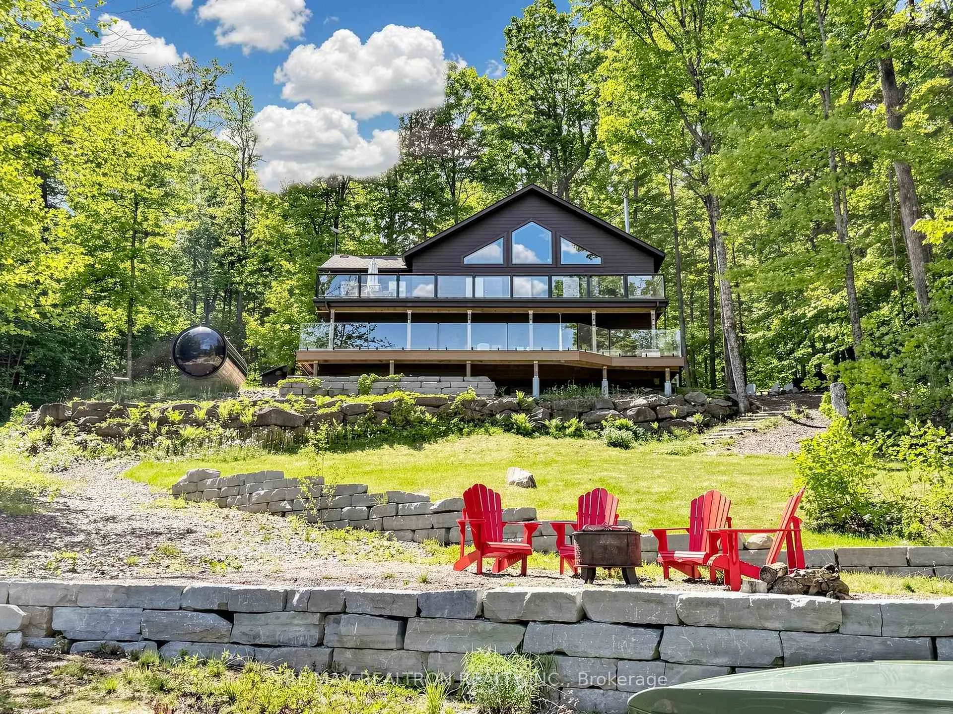 Photo 2 of 1575 Rugged Lane, Minden Hills, Hindon — HOMEH