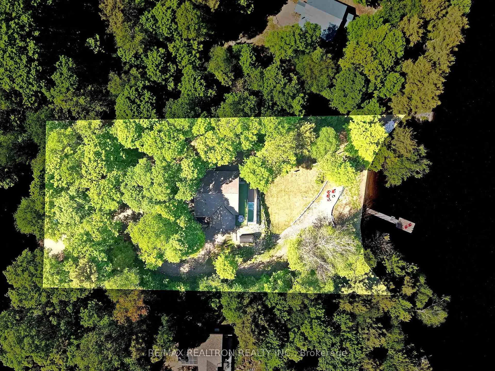 Photo 3 of 1575 Rugged Lane, Minden Hills, Hindon — HOMEH