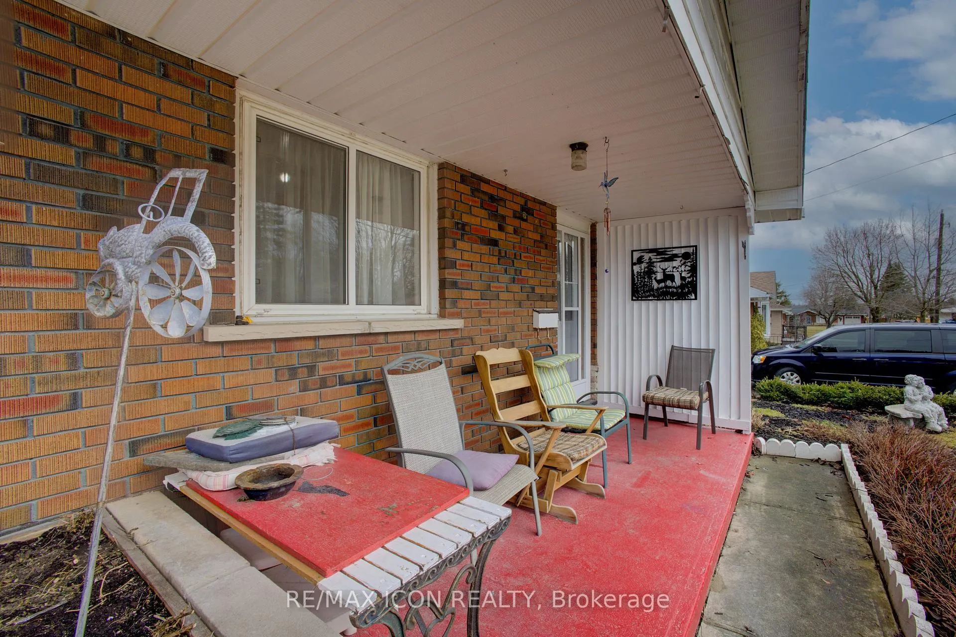 Photo 7 of 102 Byeland Drive, Wellington North, Mount Forest — HOMEH
