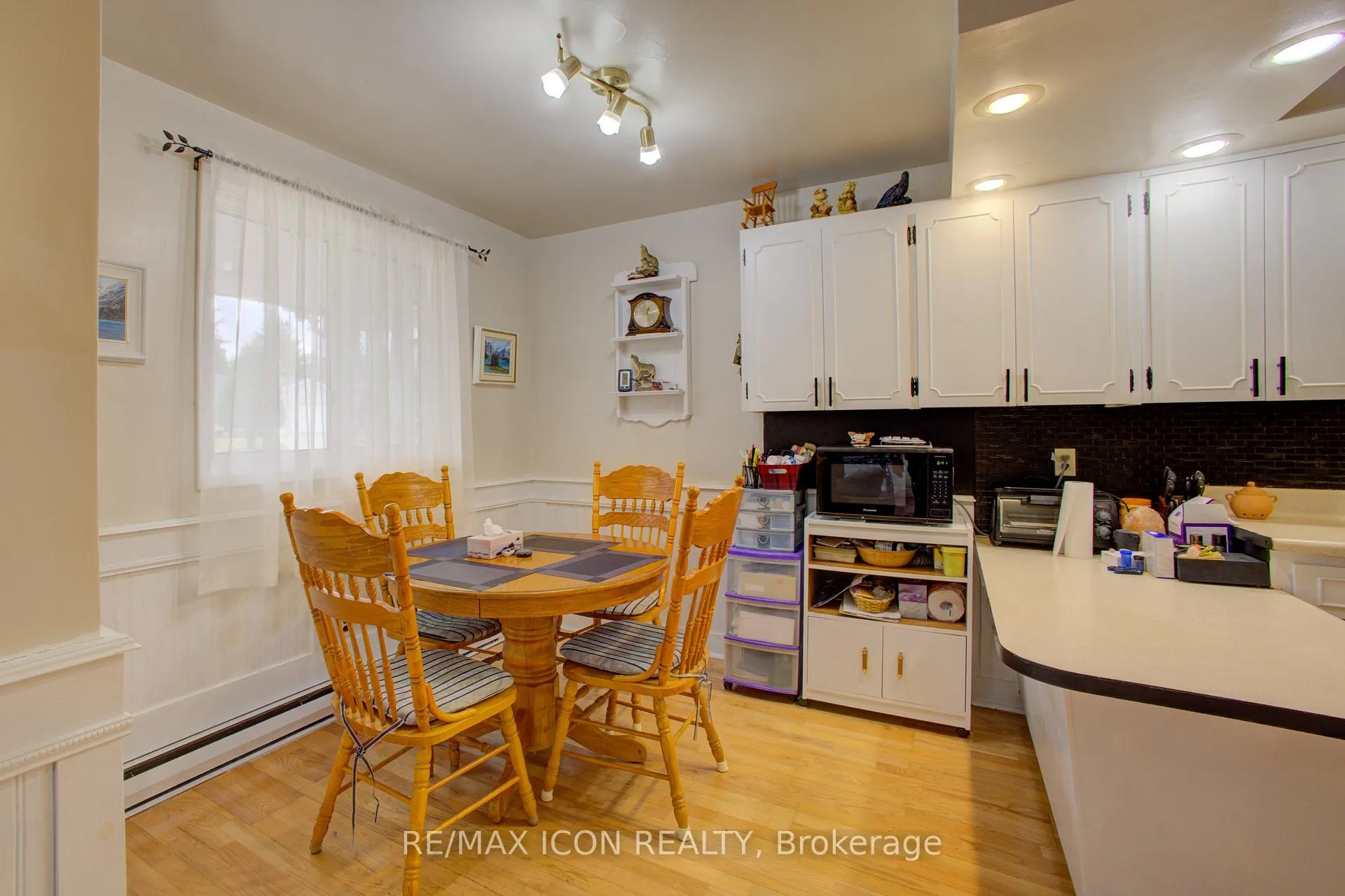 Photo 12 of 102 Byeland Drive, Wellington North, Mount Forest — HOMEH