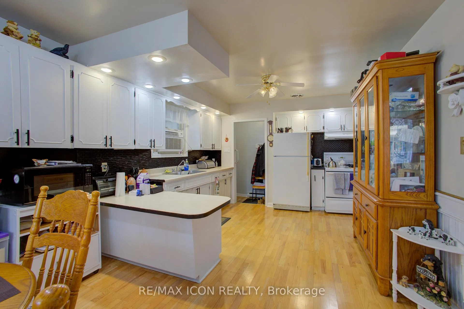 Photo 13 of 102 Byeland Drive, Wellington North, Mount Forest — HOMEH