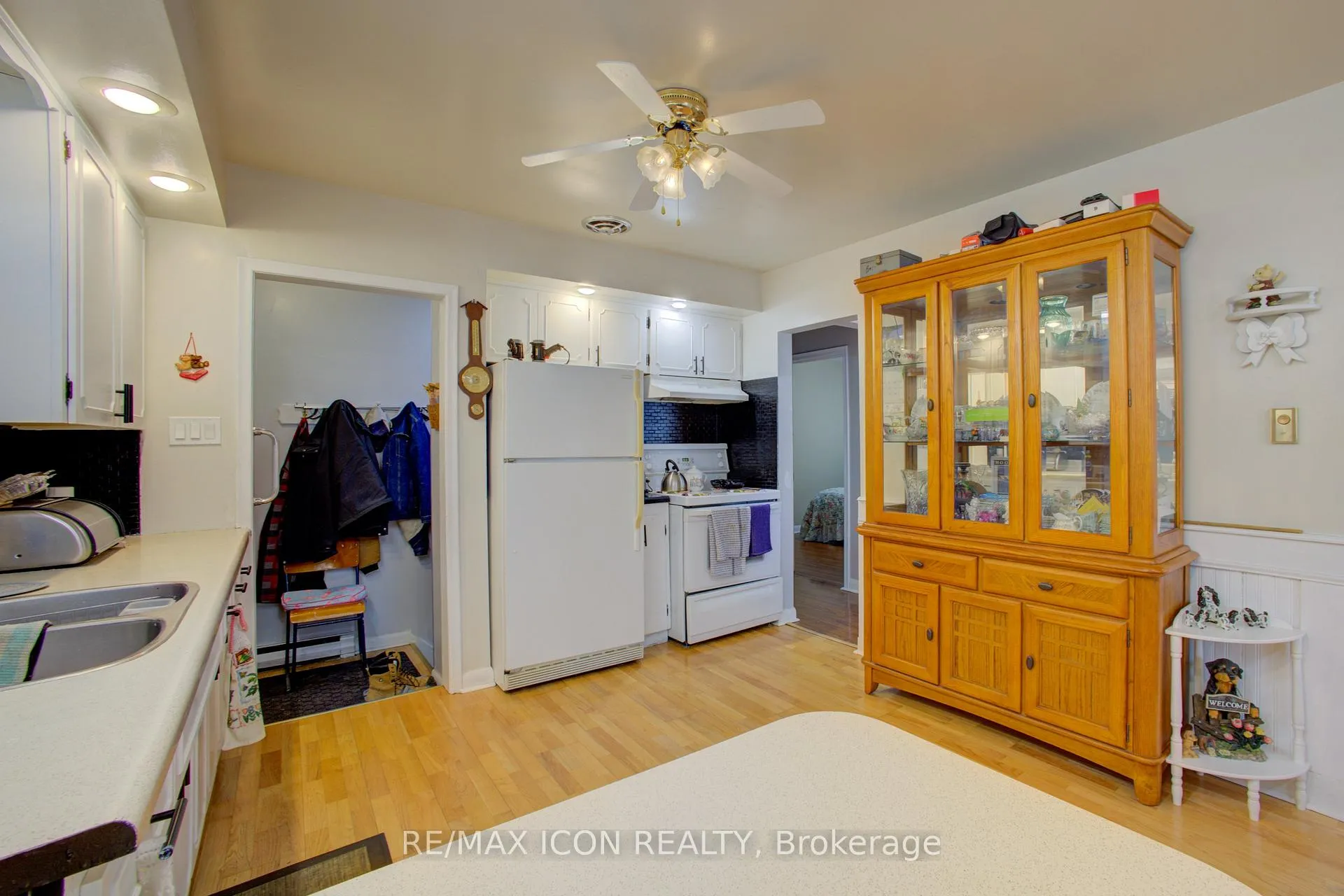 Photo 15 of 102 Byeland Drive, Wellington North, Mount Forest — HOMEH