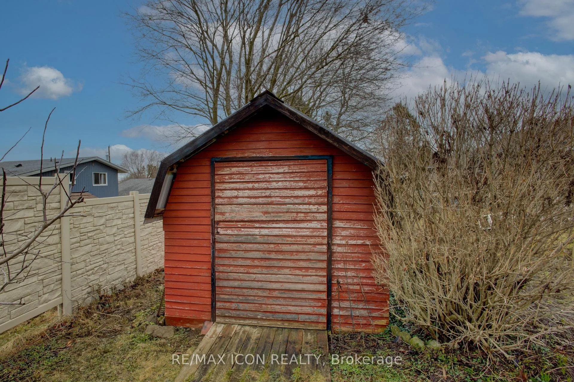 Photo 33 of 102 Byeland Drive, Wellington North, Mount Forest — HOMEH