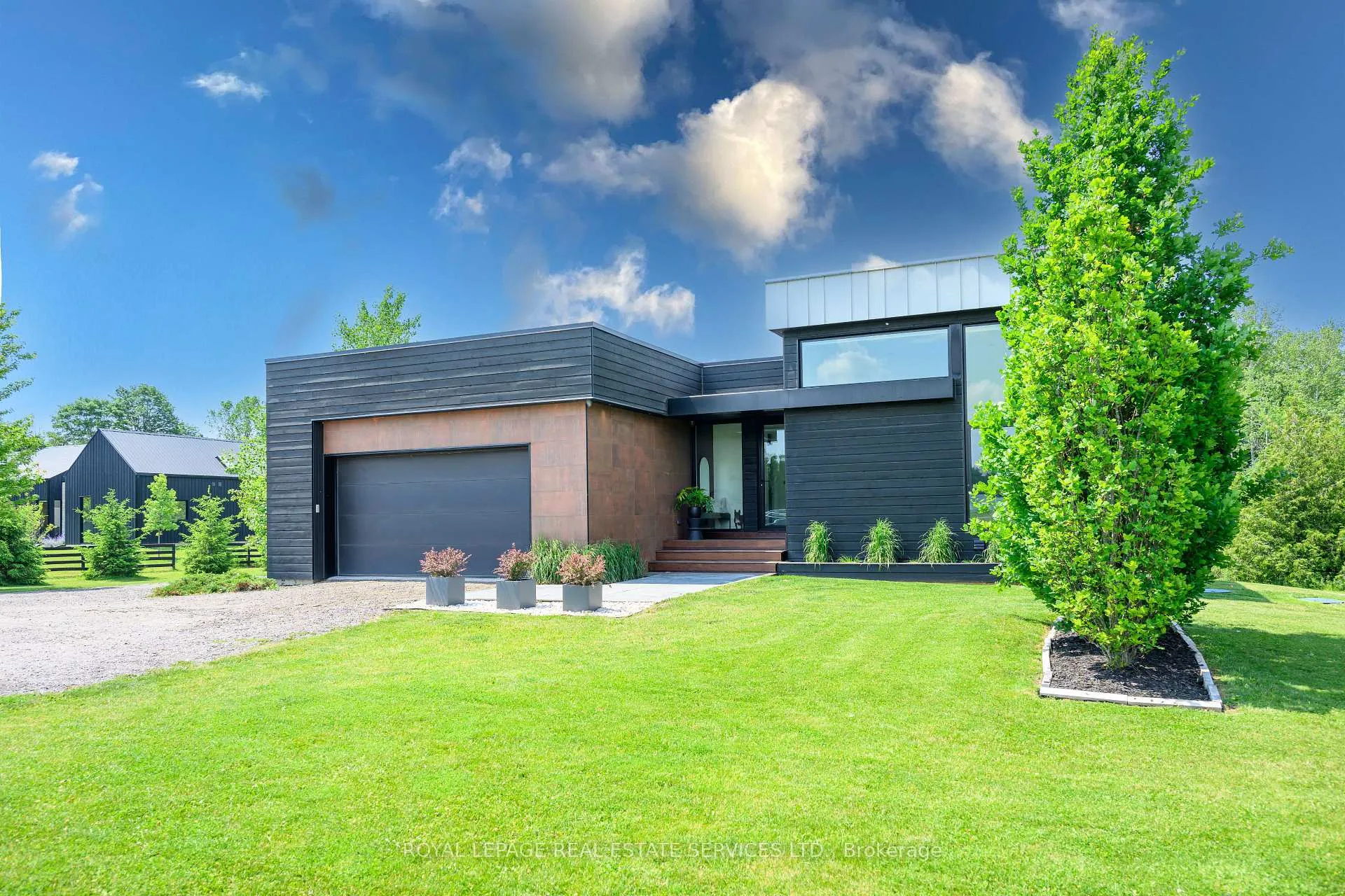 Front of 5542 Winston Churchill Boulevard