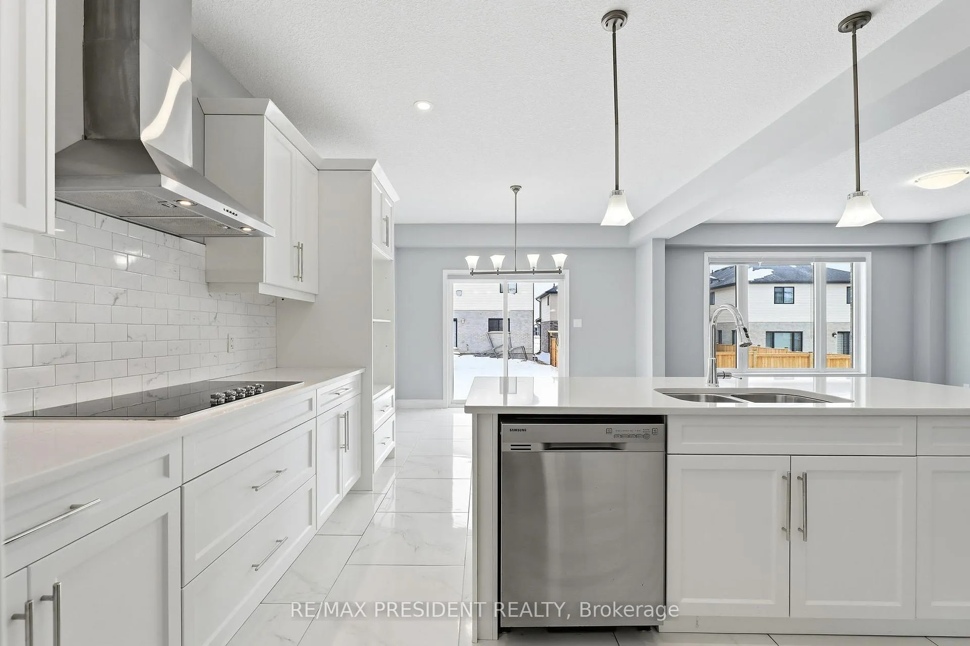 Photo 20 of 3624 Earlston Cross, London, South W — HOMEH