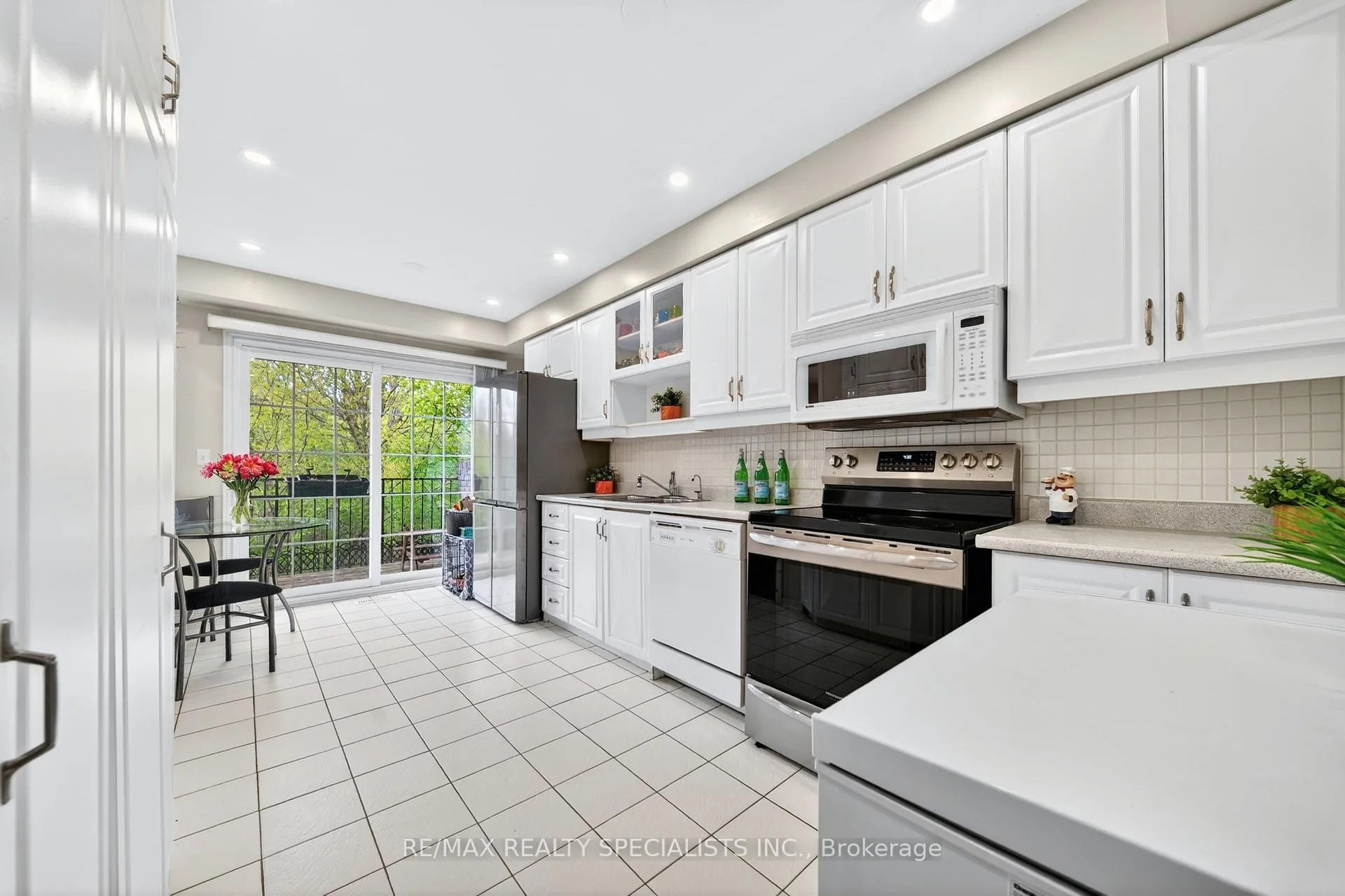 Photo 5 of 50 Lancewood Crescent, Brampton, Queen Street Corridor — HOMEH