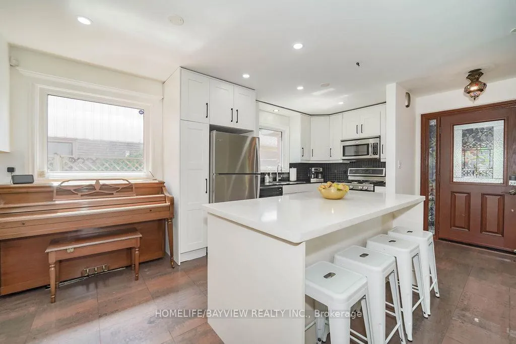 Photo 15 of 215 Weldrick Road W, Richmond Hill, North Richvale — HOMEH