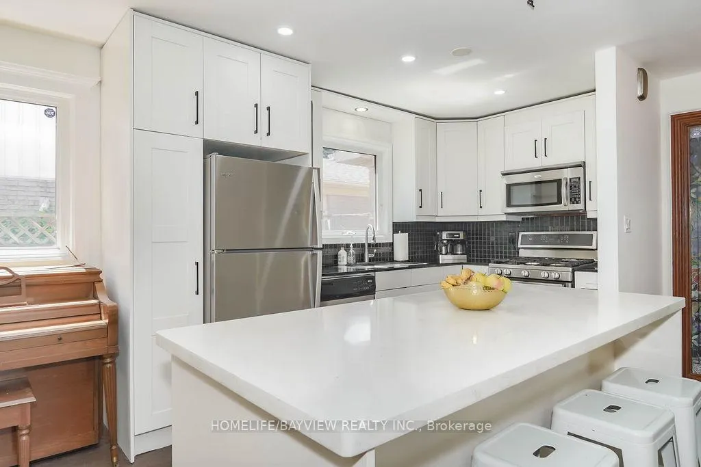 Photo 17 of 215 Weldrick Road W, Richmond Hill, North Richvale — HOMEH