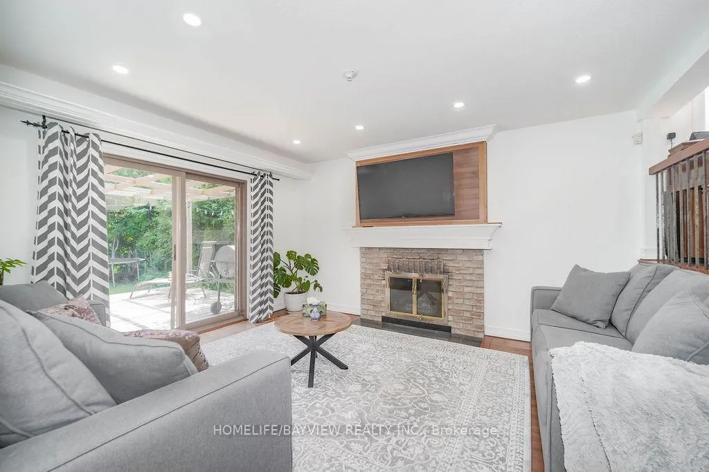 Photo 23 of 215 Weldrick Road W, Richmond Hill, North Richvale — HOMEH
