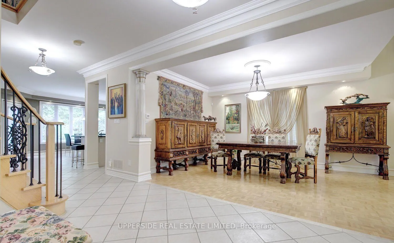 Photo 3 of 119 Thornhill Woods Drive, Vaughan, Patterson — HOMEH