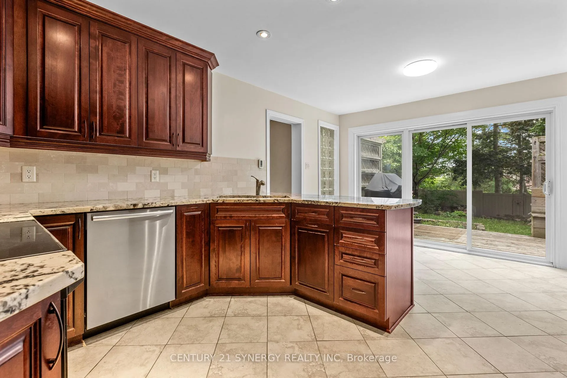 Photo 11 of 6 Fessenden Way, Ottawa, Kanata - Katimavik — HOMEH