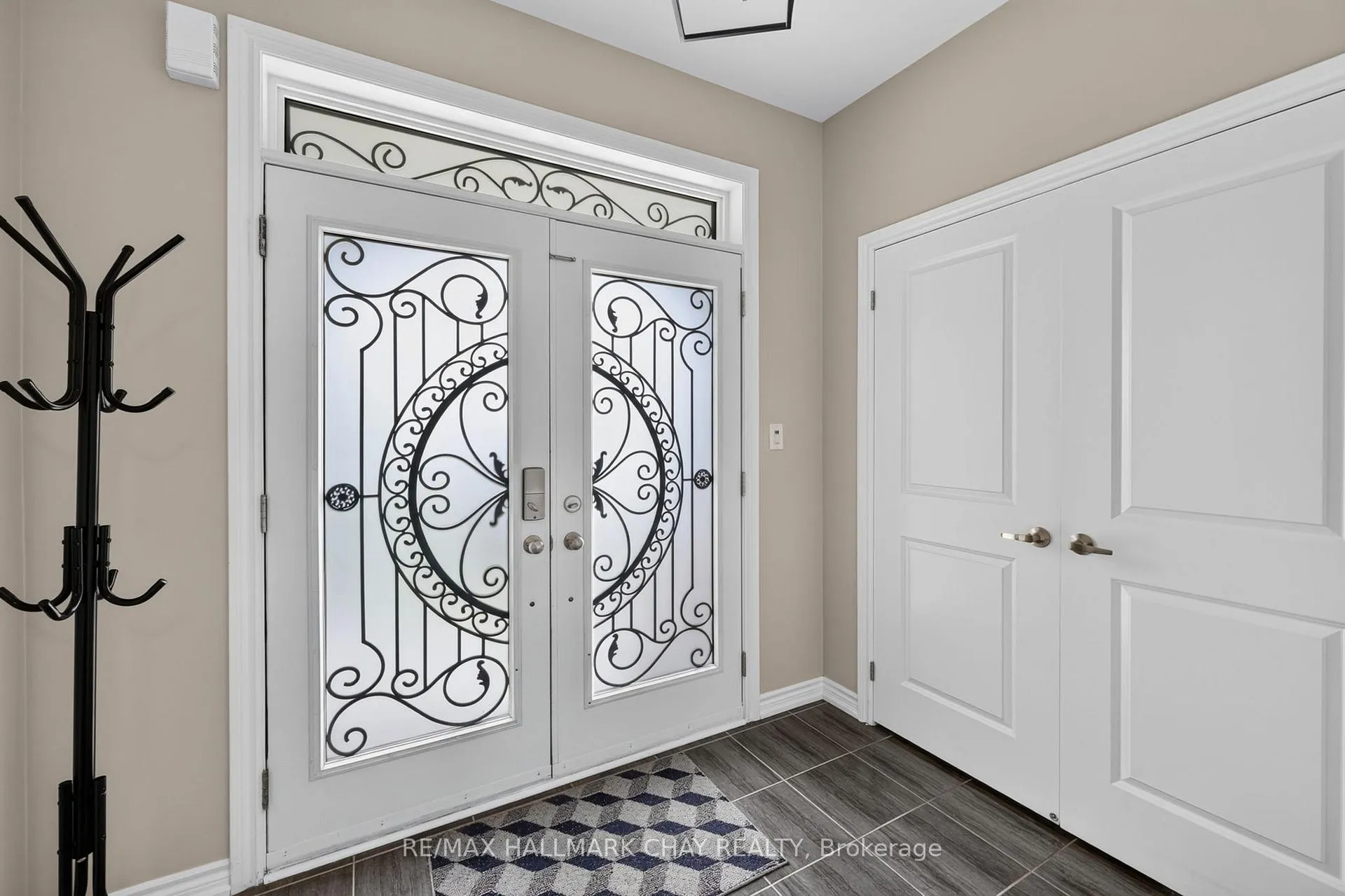 Photo 5 of 16 Dowling Road, New Tecumseth, Alliston — HOMEH