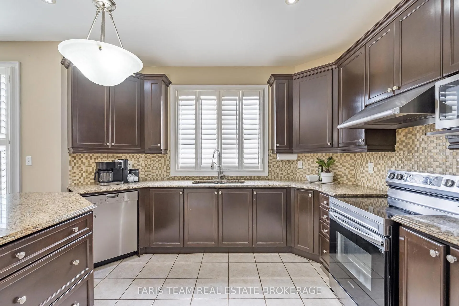 Photo 8 of 26 Kidd Crescent, New Tecumseth, Alliston — HOMEH