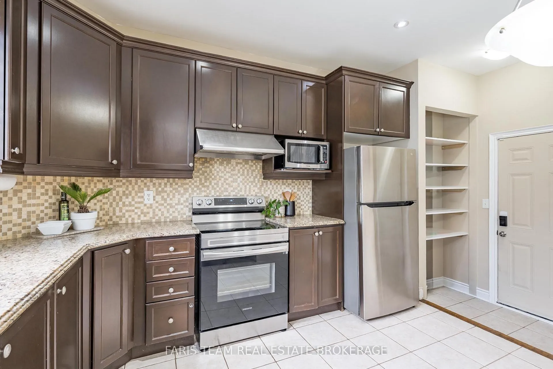 Photo 9 of 26 Kidd Crescent, New Tecumseth, Alliston — HOMEH