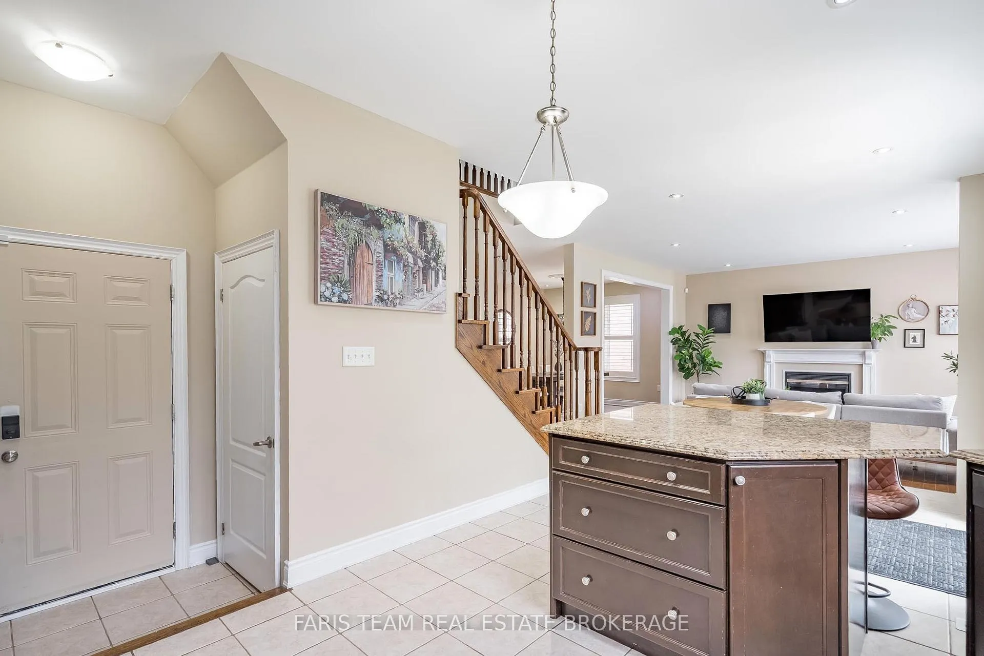 Photo 10 of 26 Kidd Crescent, New Tecumseth, Alliston — HOMEH