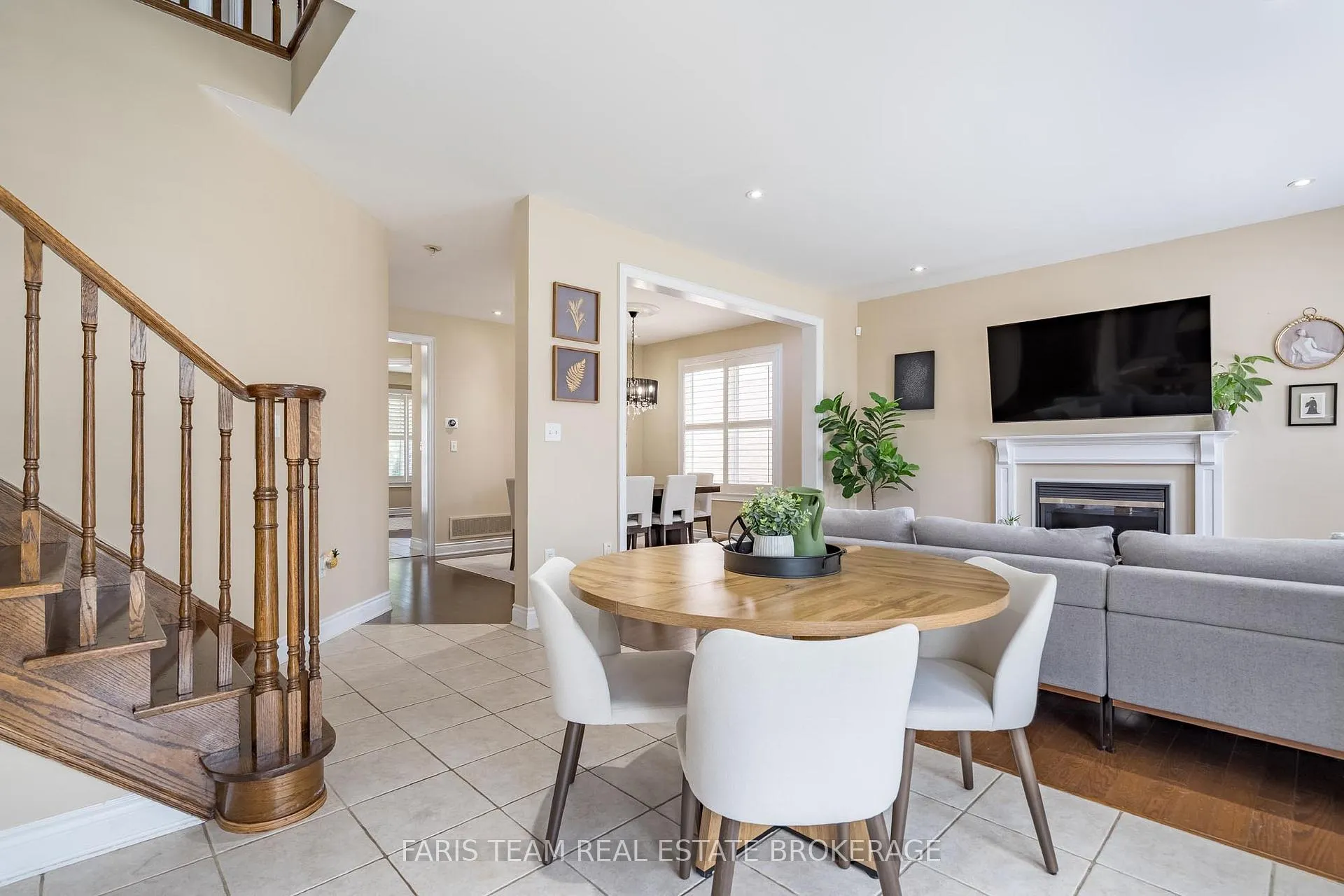 Photo 12 of 26 Kidd Crescent, New Tecumseth, Alliston — HOMEH