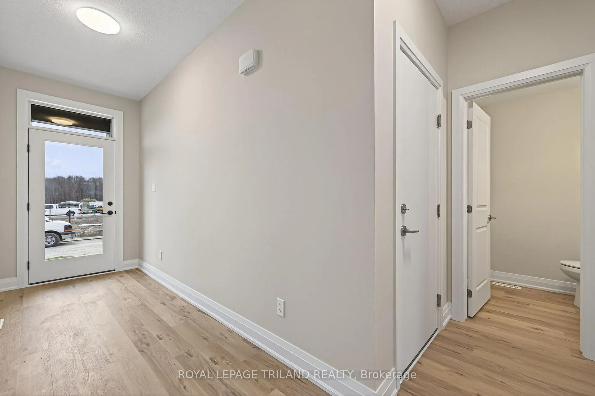 Photo 8 of 758 Banyan Lane, London, North E — HOMEH