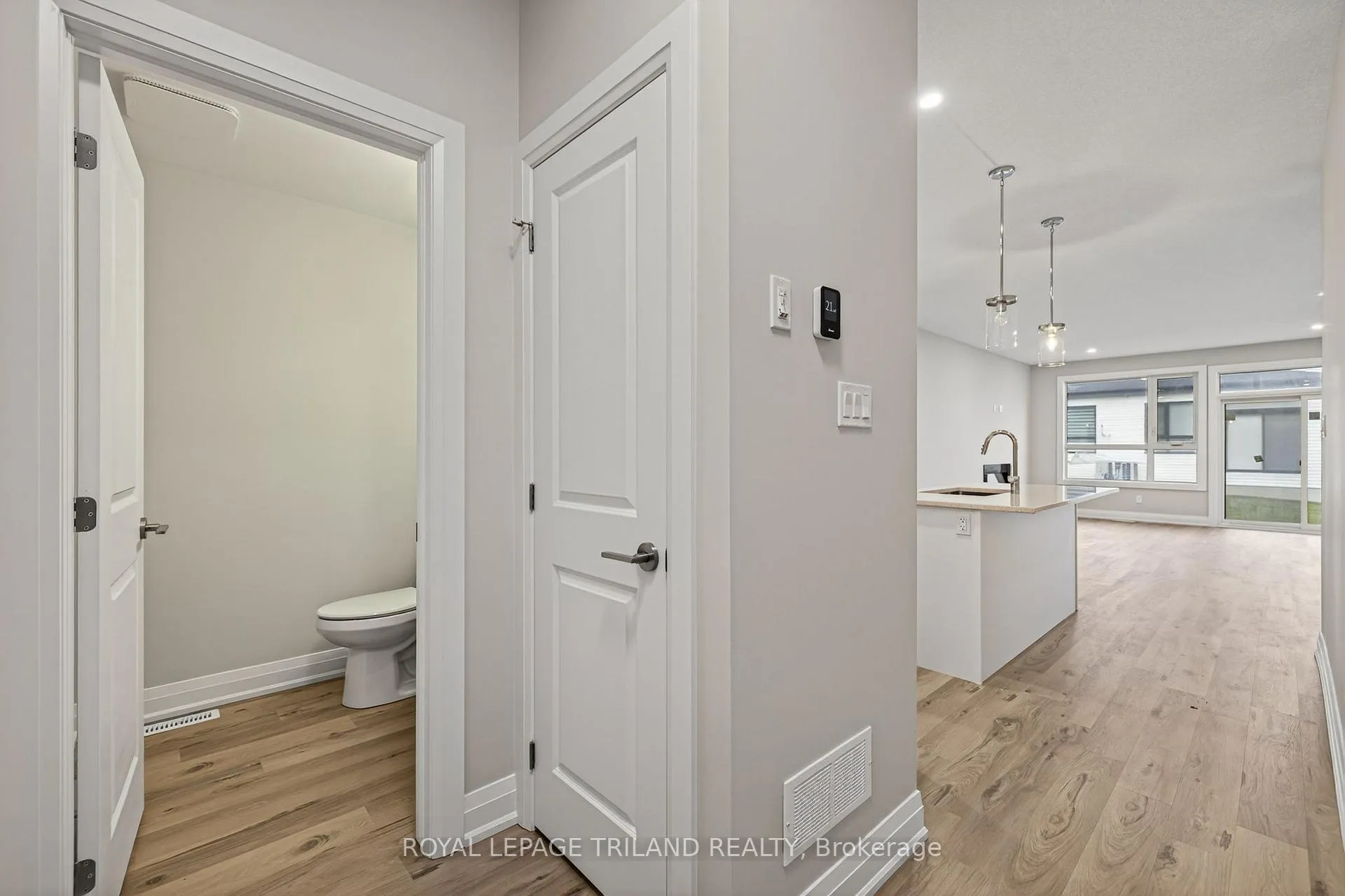 Photo 10 of 758 Banyan Lane, London, North E — HOMEH