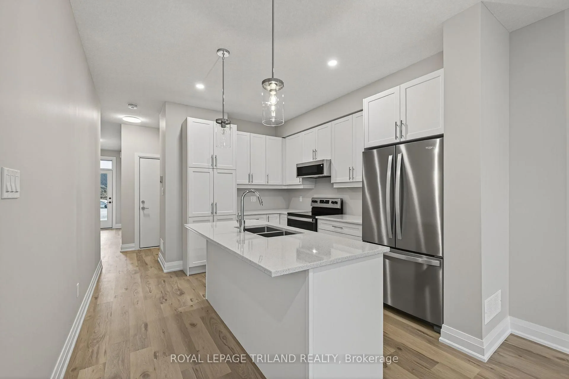 Photo 12 of 758 Banyan Lane, London, North E — HOMEH