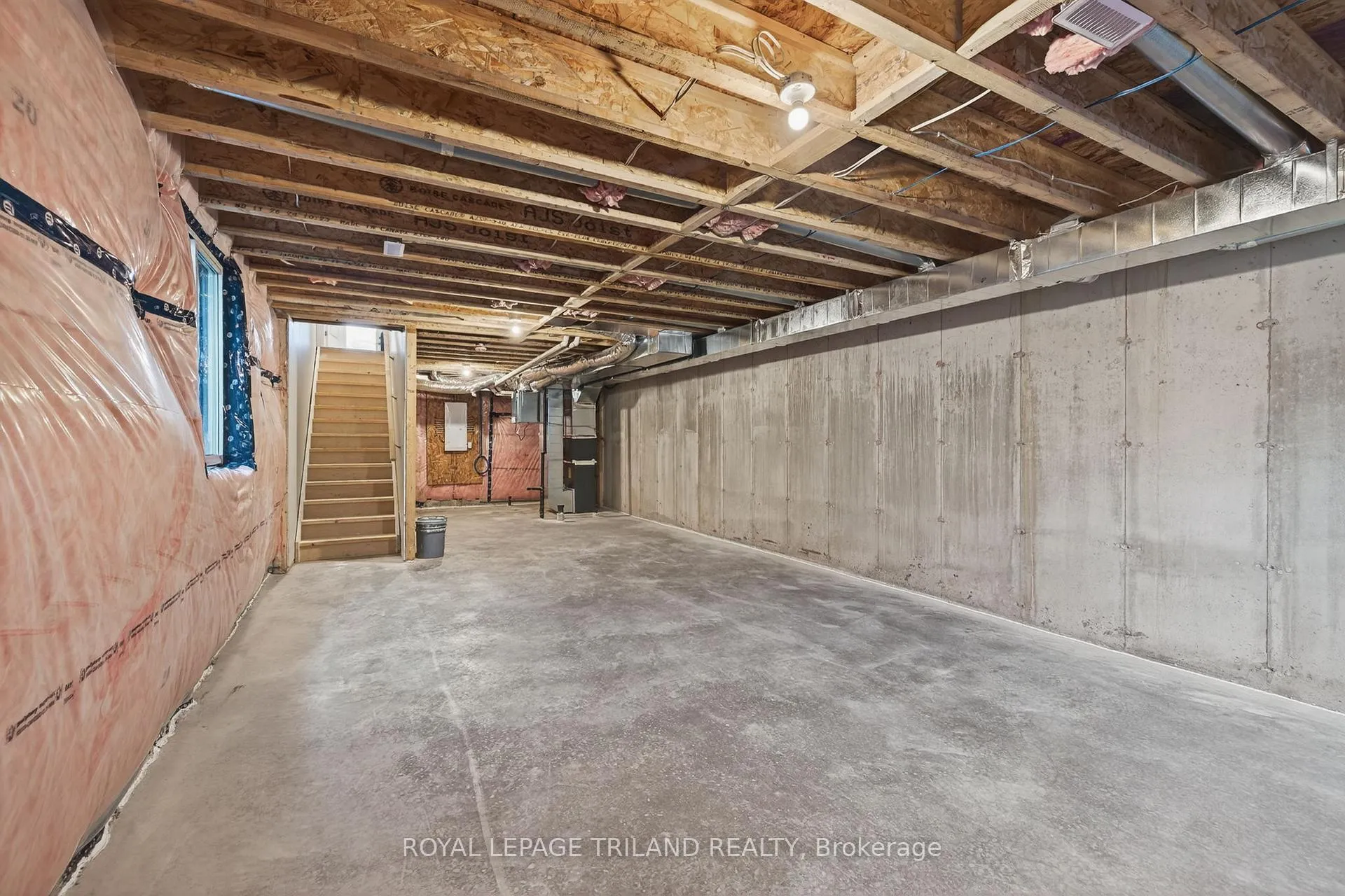 Photo 31 of 758 Banyan Lane, London, North E — HOMEH