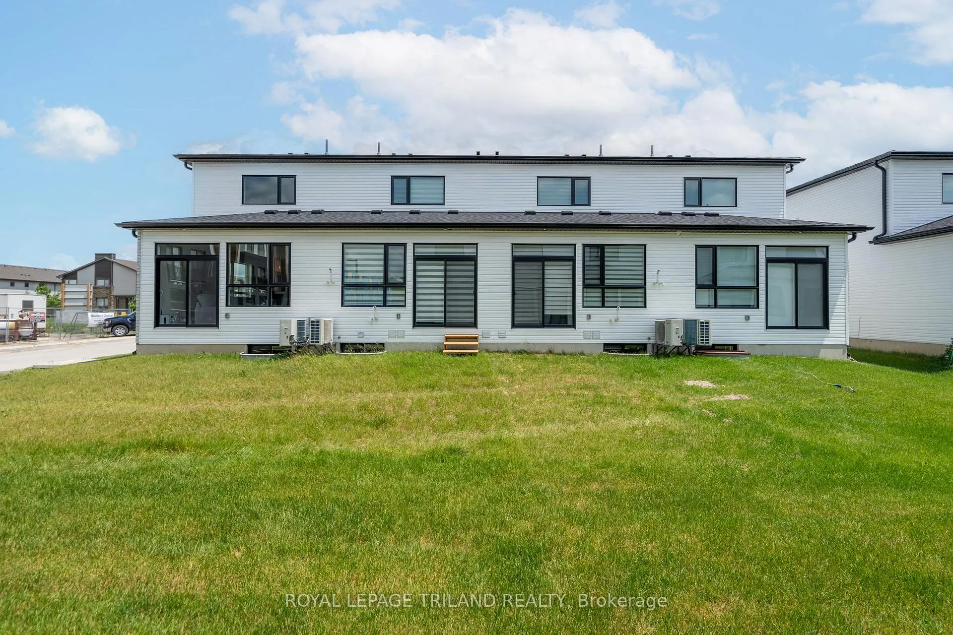 Photo 41 of 758 Banyan Lane, London, North E — HOMEH