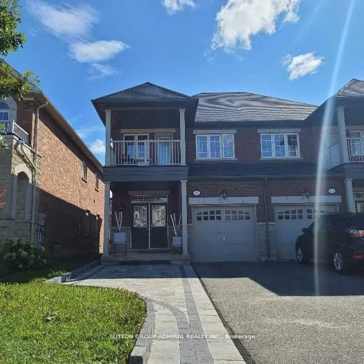 Photo 2 of 111 Maple Valley Road, Vaughan, Patterson — HOMEH