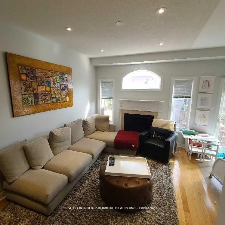 Photo 5 of 111 Maple Valley Road, Vaughan, Patterson — HOMEH