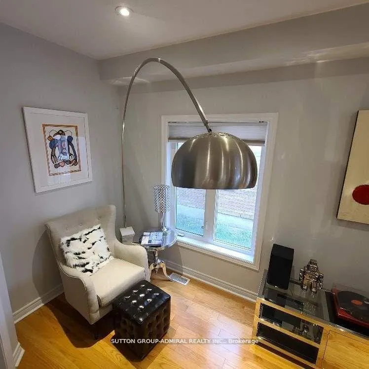 Photo 7 of 111 Maple Valley Road, Vaughan, Patterson — HOMEH