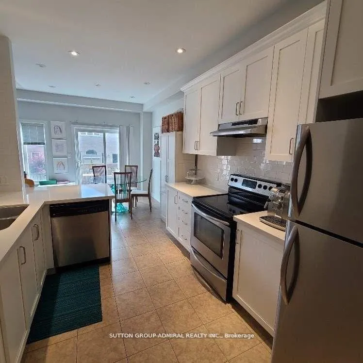 Photo 8 of 111 Maple Valley Road, Vaughan, Patterson — HOMEH