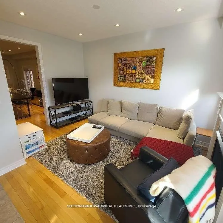 Photo 11 of 111 Maple Valley Road, Vaughan, Patterson — HOMEH