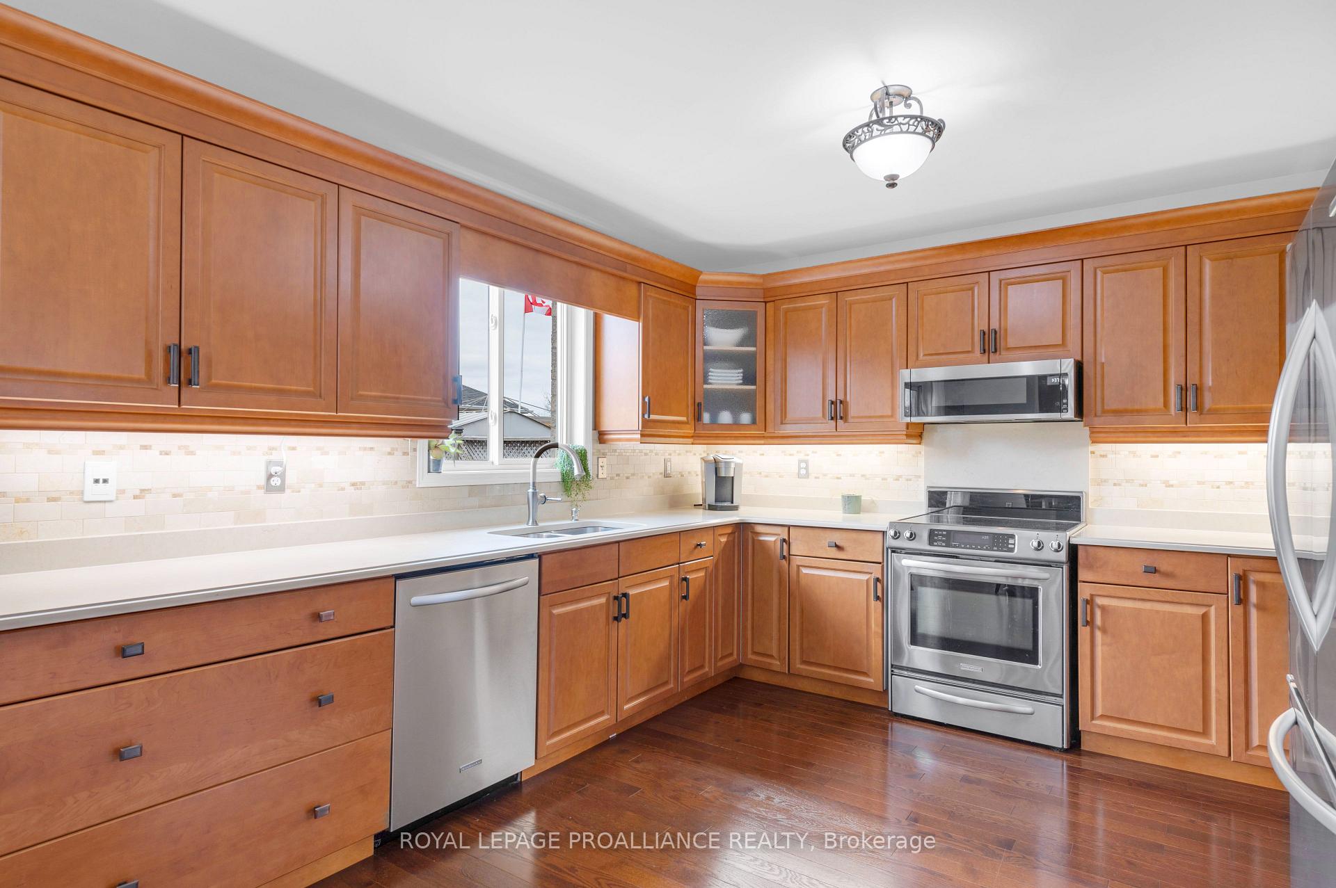 Photo 15 of 91 Hickory Grove, Belleville, Belleville Ward — HOMEH