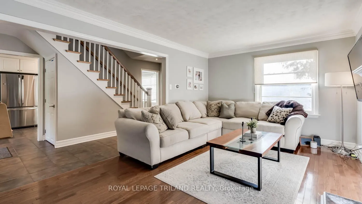 Photo 4 of 23 Braemar Crescent, London, North N — HOMEH