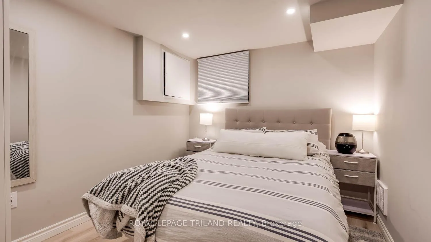 Photo 17 of 23 Braemar Crescent, London, North N — HOMEH