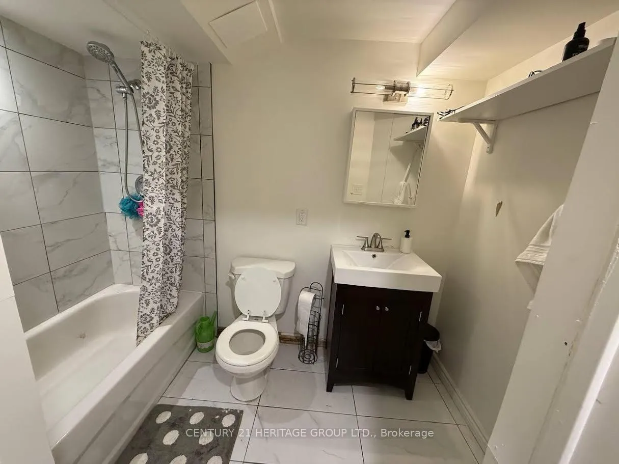 Photo 6 of Unit Bsmt, 458 Hewitt Circle, Newmarket, Summerhill Estates — HOMEH