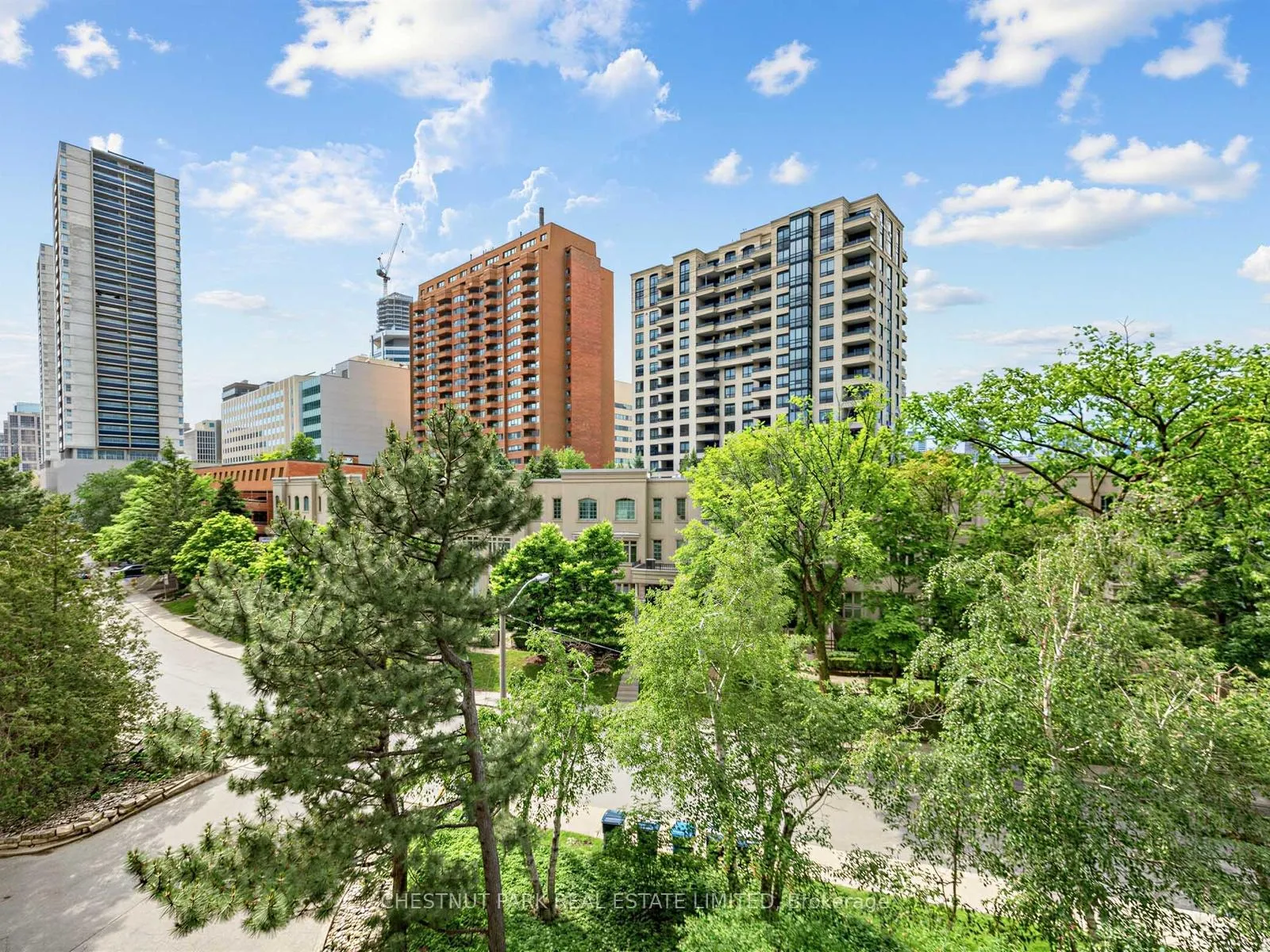 Photo 28 of Unit 402, 20 Avoca Avenue, Toronto, Rosedale-Moore Park — HOMEH