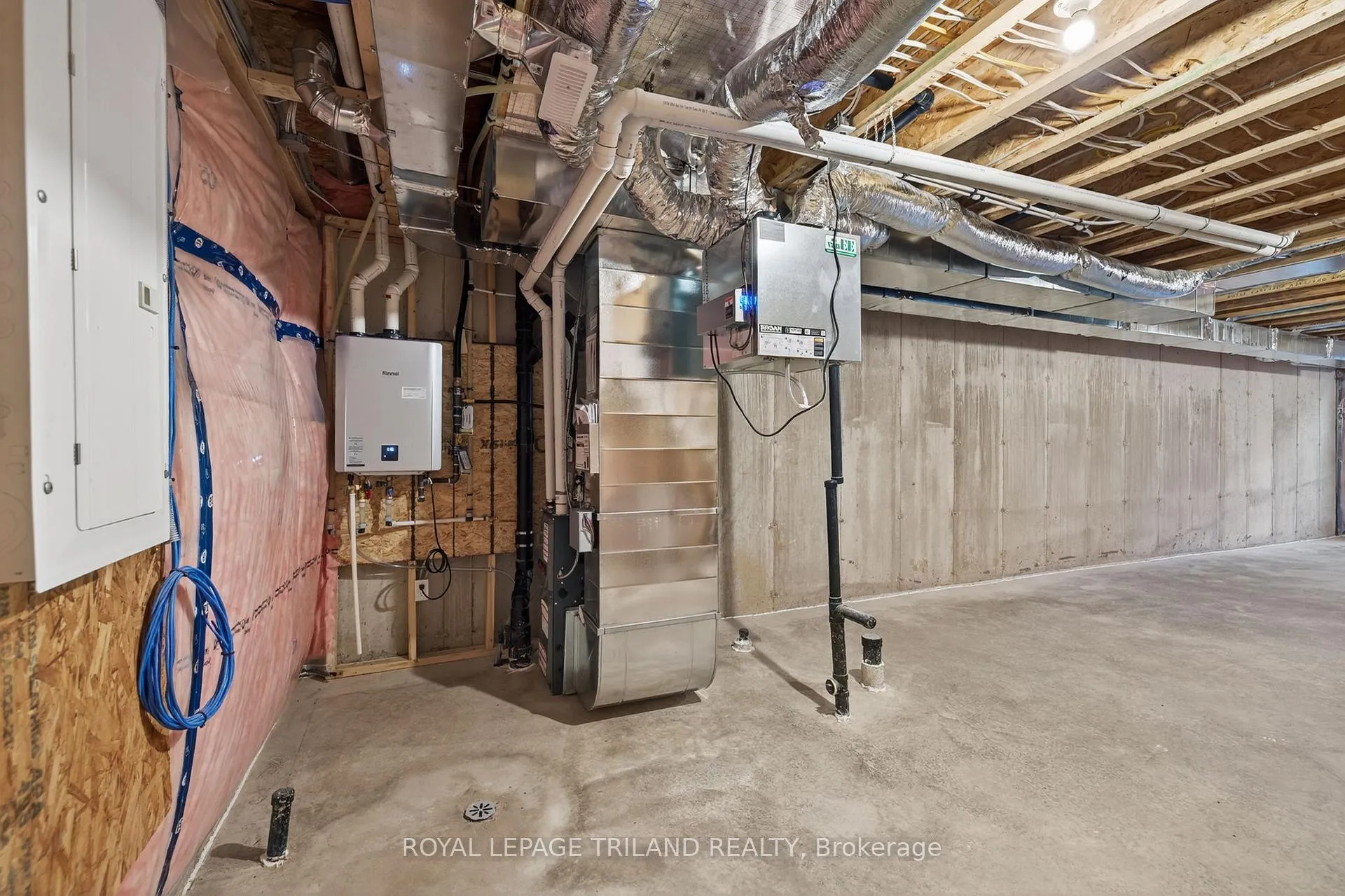 Photo 33 of 764 Banyan Lane, London, North E — HOMEH