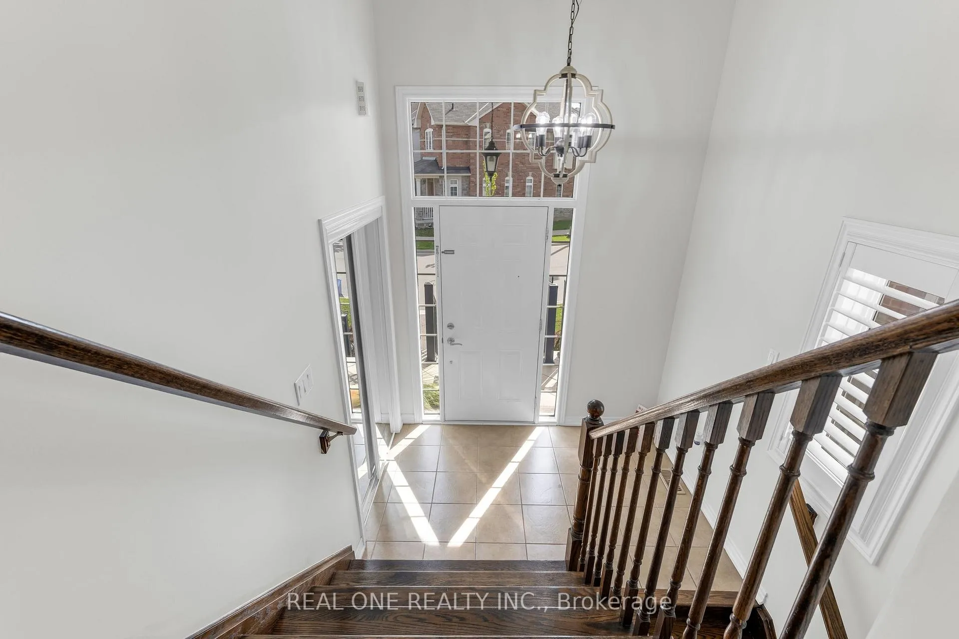 Photo 3 of 556 Sanderson Crescent, Milton, Clarke — HOMEH