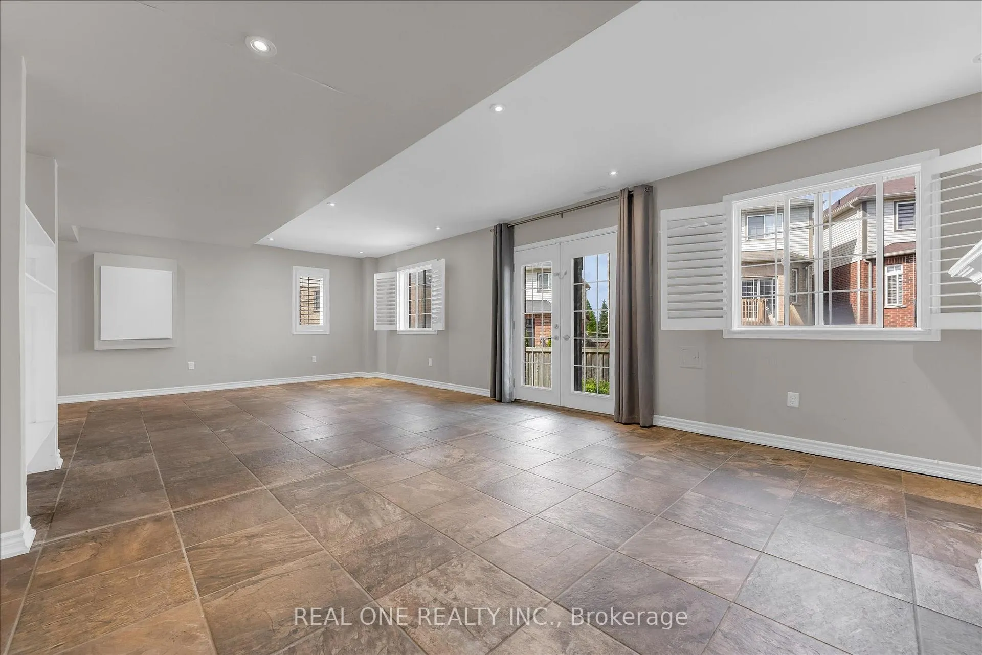 Photo 33 of 556 Sanderson Crescent, Milton, Clarke — HOMEH